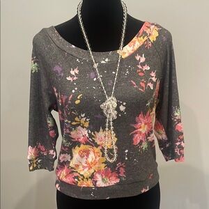 Floral Gray Women's Top Delia’s 3/4 sleeve